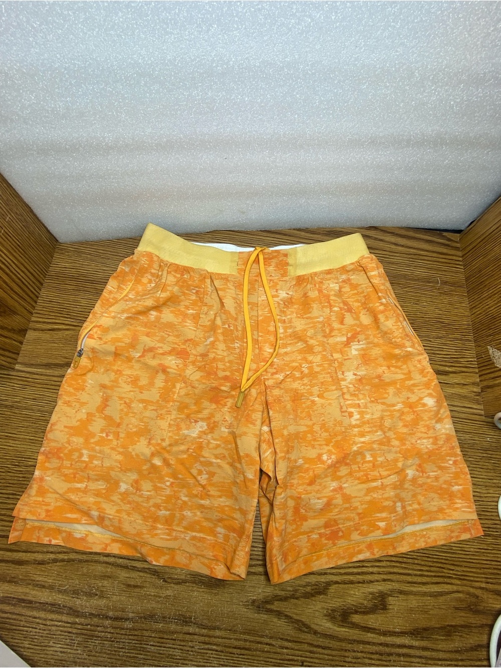 Lululemon License to Train Short 7" Linerless *LL Orange EMRM Men's Size Small